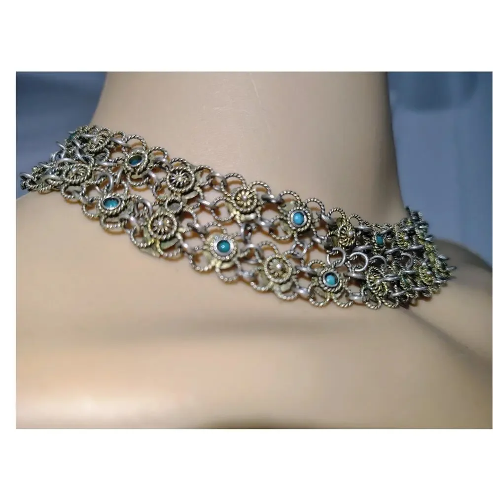 1980s Multi Strand Interlocking Links Mini Flower Design Necklace Hook Closure
